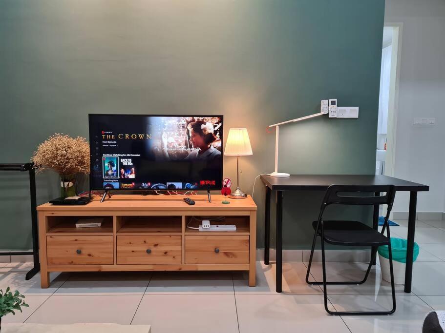 Alpine Conezion Golf View Netflix At Ioi Mall * Putrajaya